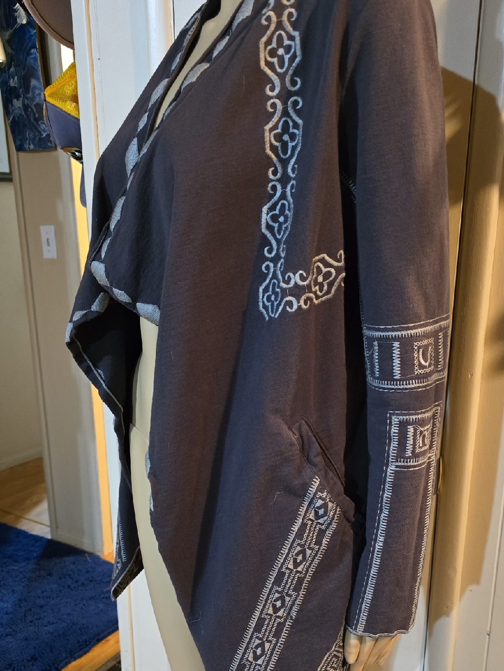 Embroidered Dark Gray Boho Open-Front Jacket With Pockeys - Picture 2 of 5